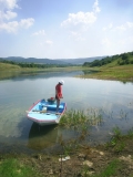 Най после лодката е на вода.